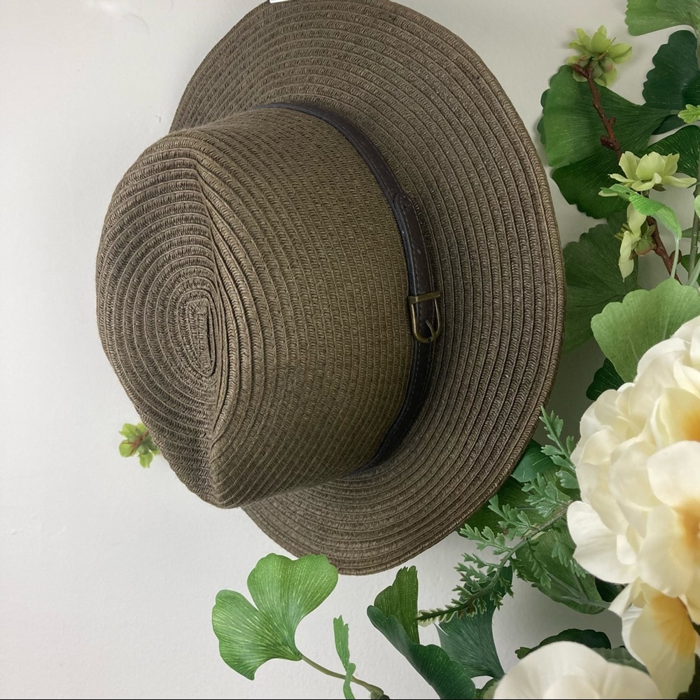 Fedora Paper woven hat with belt detail mid brim, straw weave, Sun protection